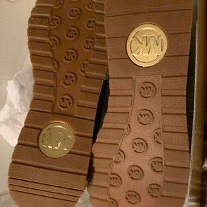 Michael Kors Maddy Trainers in vanilla/brown